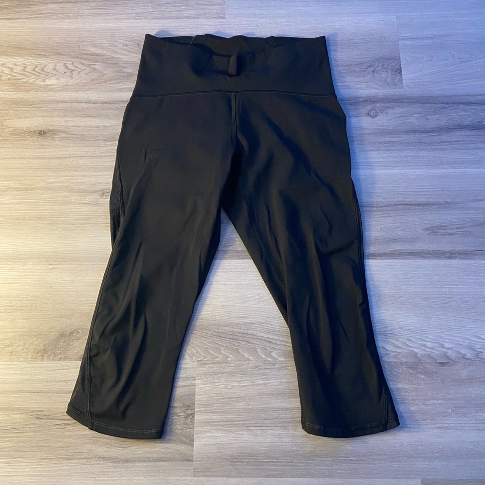 Lululemon crop leggings size 8